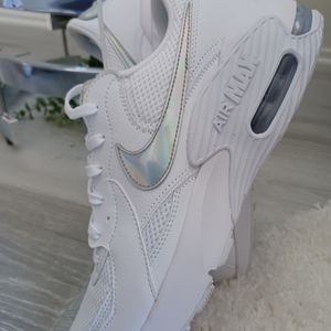 Women's Nike AIRMAX White Sz 11 NWT